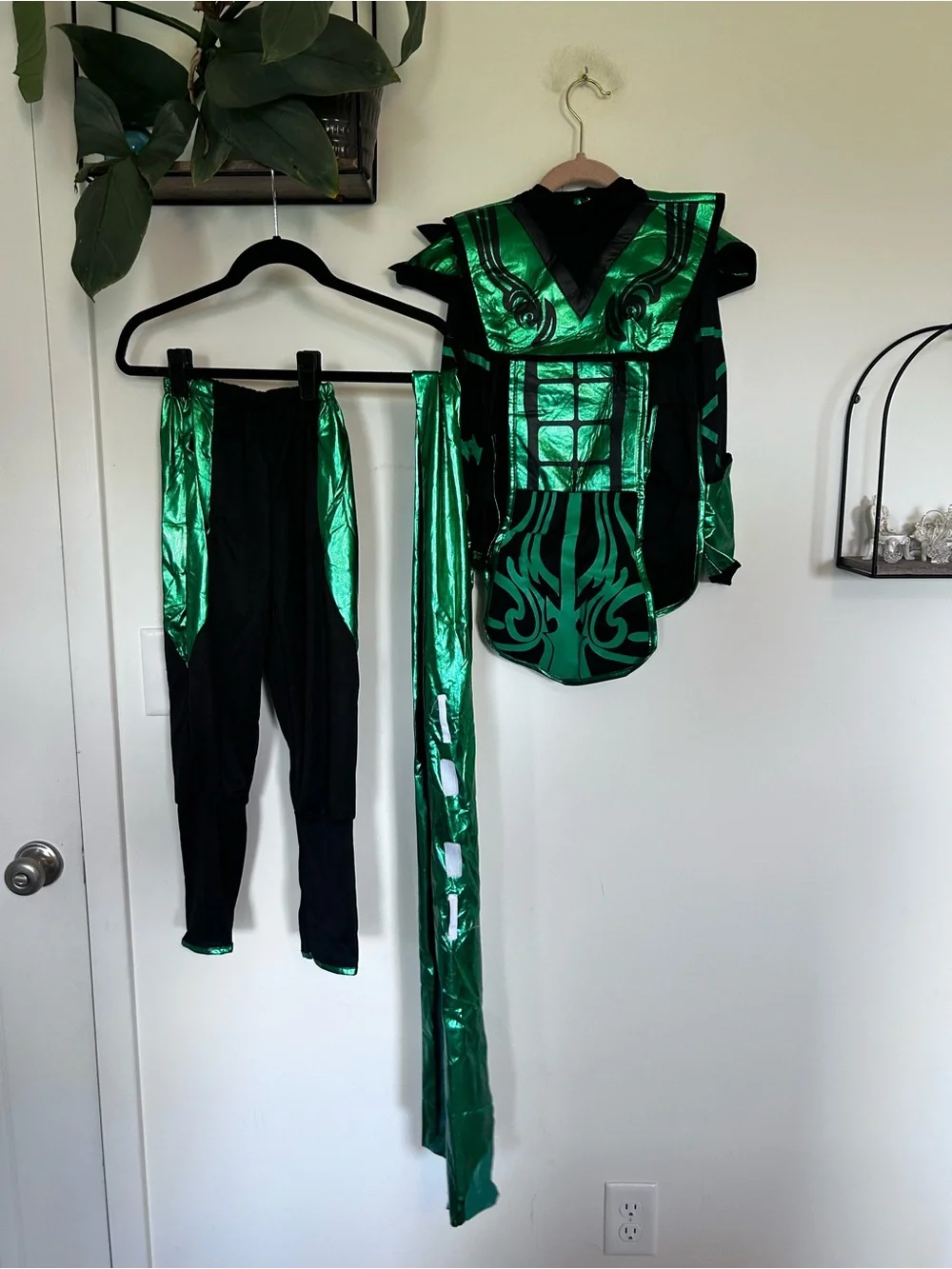 Children’s Green & Black Ninja Halloween Costume & Accessories Size Small
